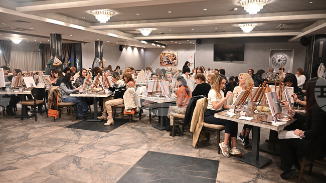 Дамски клуб „Монтана на токчета“ събра благотворителни средства с празник на изкуството