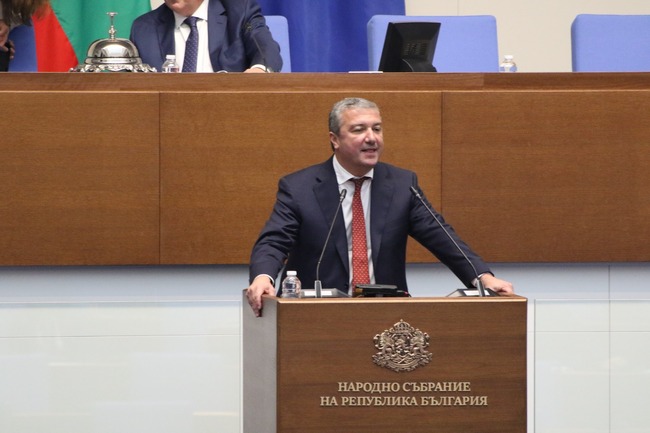 Драгомир Стойнев: Поради липса на политики ПП-ДБ призовават към насилие