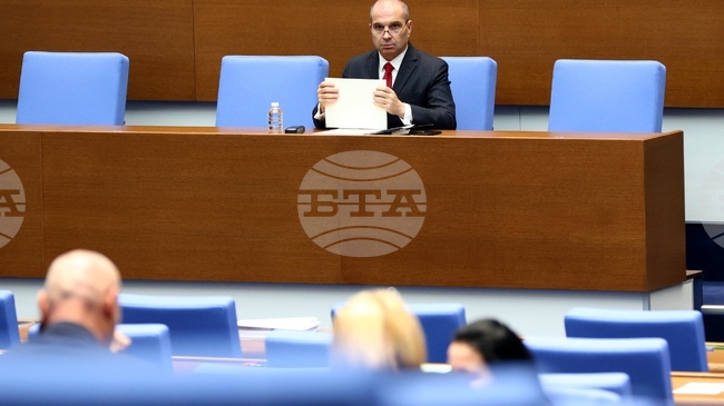 Изминаването с влак на разстоянието от София до Пловдив не може да стане за един час, според транспортния министър