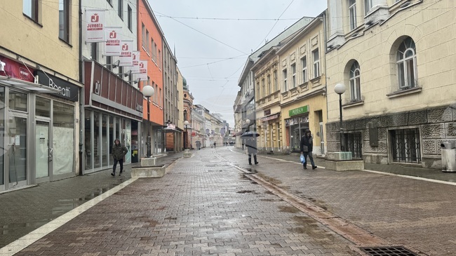 Република Сръбска отбелязва годишнината от Дейтънското споразумение като национален празник, докато местните смятат, че е време за промяна