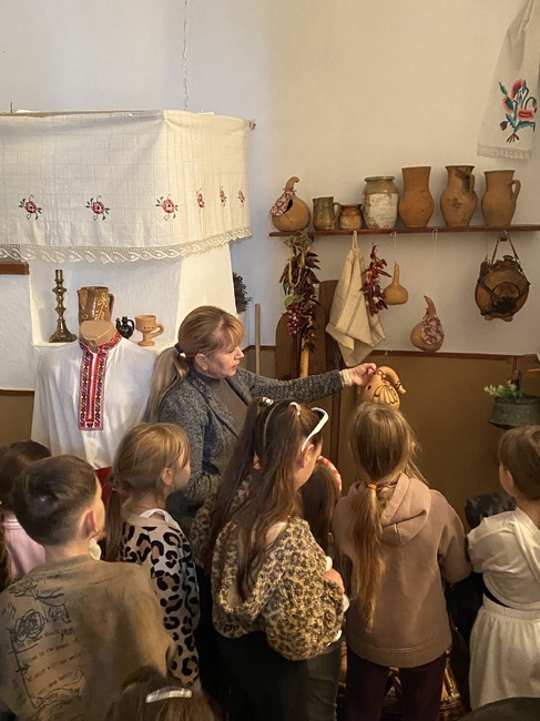 Ученици от частно училище в Измаил посетиха Областния център за българска култура в Болград, Украйна