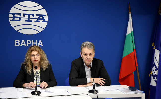 Пресконференция на общински съветници от партия "Има такъв народ" на тема "Истината за преговорите около Международни балетен конкурс във Варна"