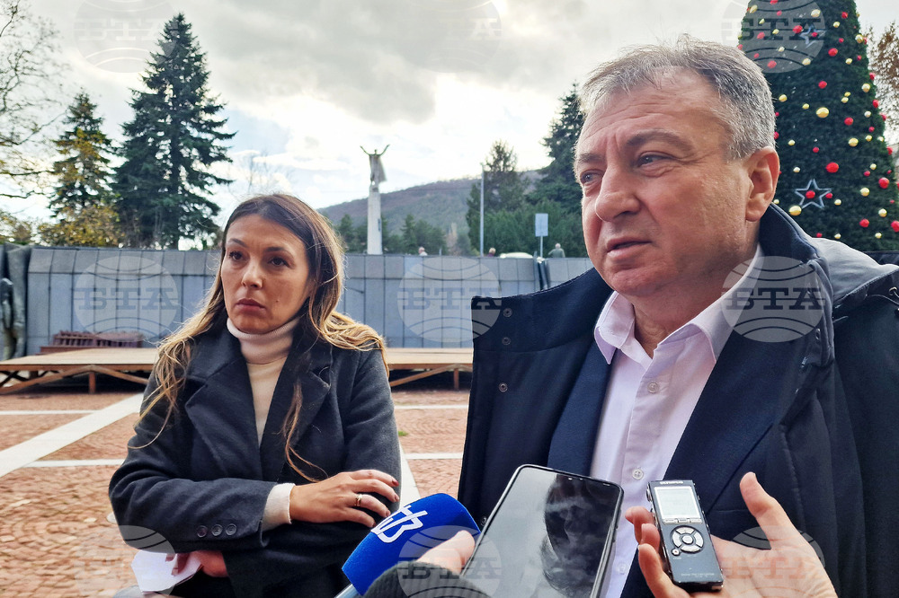 Шумен - коледно-новогодишна украса - представяне