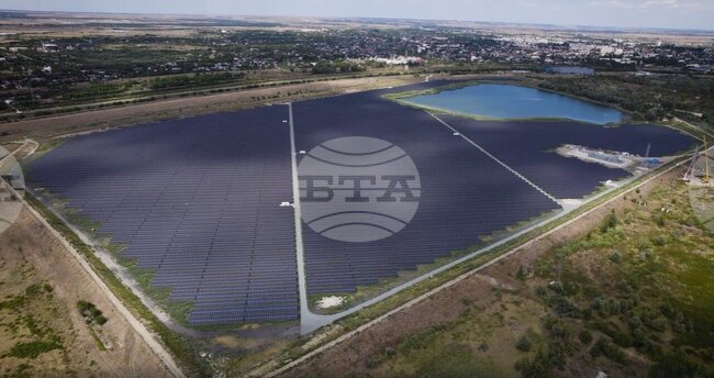 Аджерпрес: Най-големият фотоволтаичен парк в Румъния отваря врати в окръг Гюргево