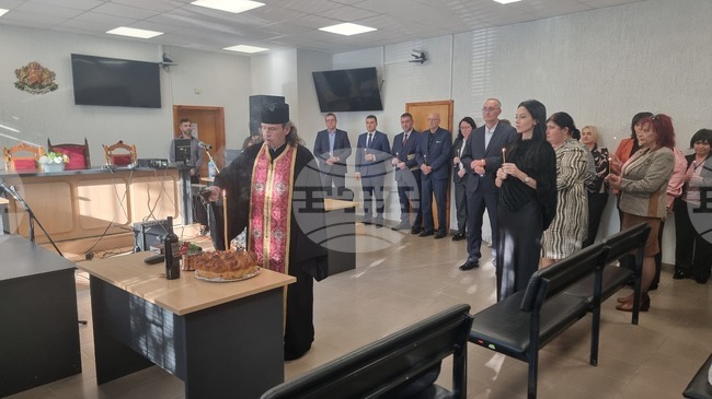 С Ден на отворените врати и водосвет Районният съд в Генерал Тошево отбеляза 40 години от създаването си