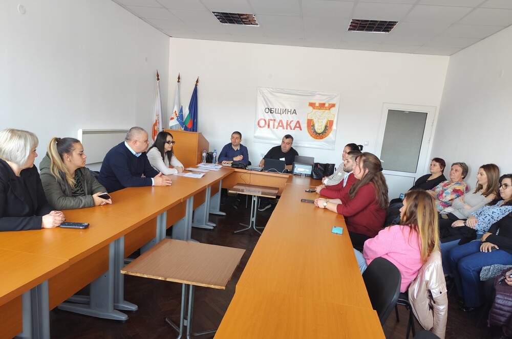 В изпълнение на кампанията „НЗОК за теб“ експерти от Здравната каса в Търговище посетиха отдалечени населени места в областта 