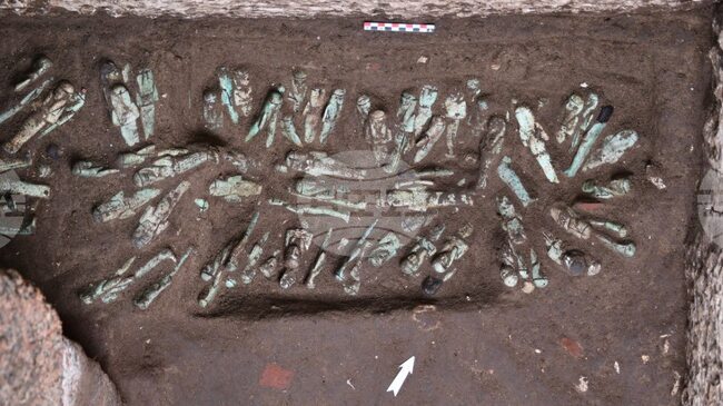 Френска археологическа експедиция откри 225 погребални статуетки в древноегипетската столица Танис 