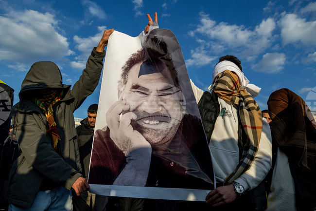 Депутати от Междлиса се срещнаха с историческия лидер на ПКК Йоджалан 