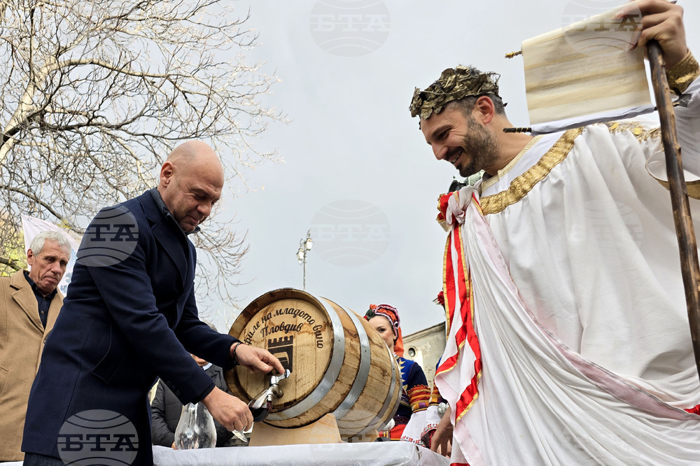 Пловдив се доказа като невероятна дестинация, каза зам.-министър Янислав Янчев на откриването на фестивала „Дефиле на младото вино"