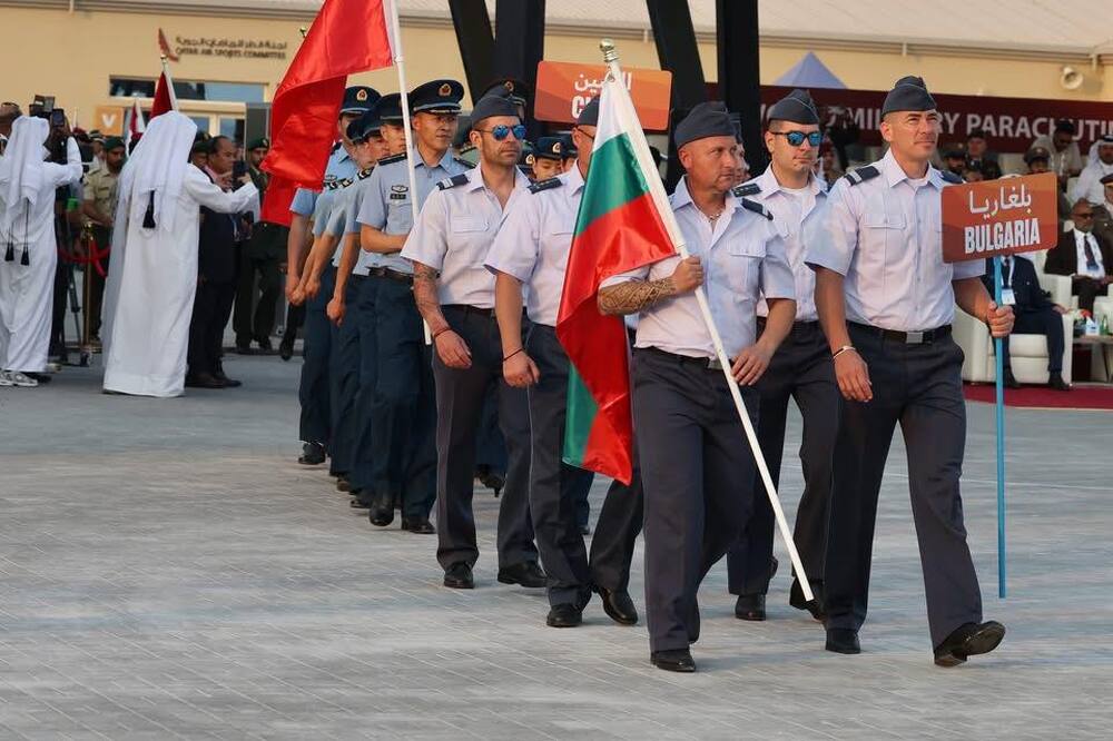 Българският отбор по парашутизъм участва в Световното военно първенство в Доха