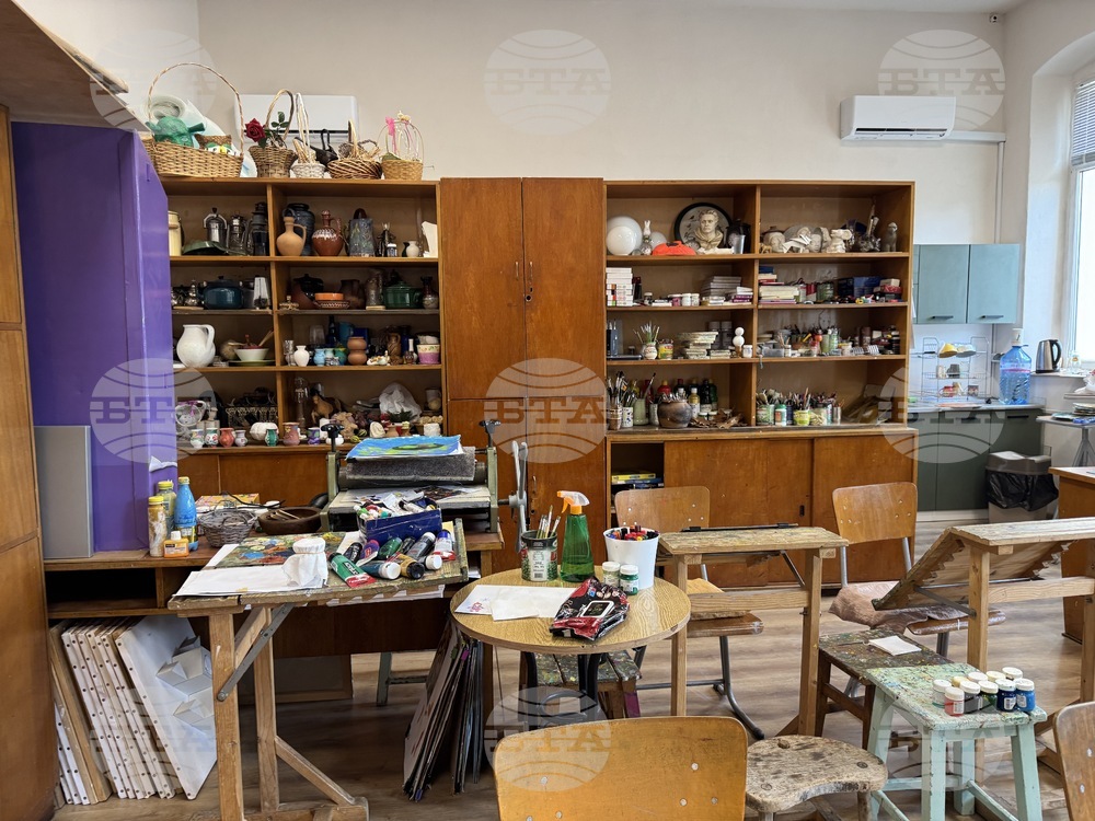 Казанлък - „НЧ Възродена Искра - 2000“ - обновена сграда