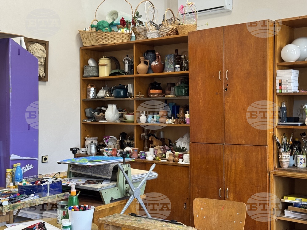 Казанлък - „НЧ Възродена Искра - 2000“ - обновена сграда