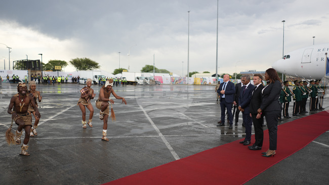 Групата Г-20 изпитва големи затруднения при справянето с кризите и е заплашена от упадък, ако не се мобилизира, заяви Макрон