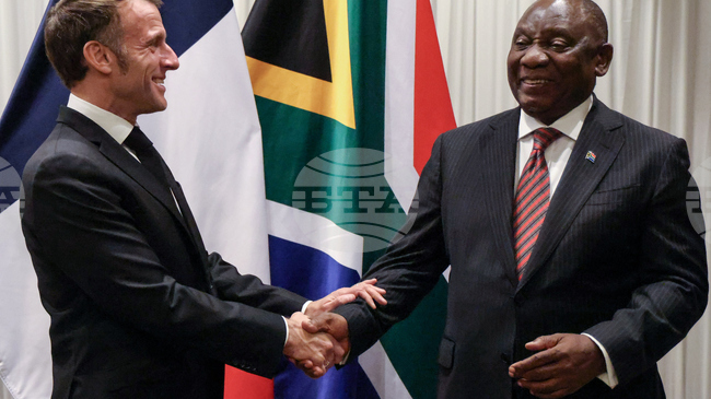 Макрон започна визитата си в Република Южна Африка, втори етап от обиколката му в четири африкански държави