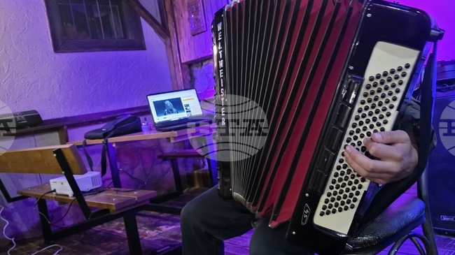 Новият музей на Бай Ганьо в казанлъшкото село Енина се превърна в сцена за култура, изкуство и международни срещи, каза създателят му