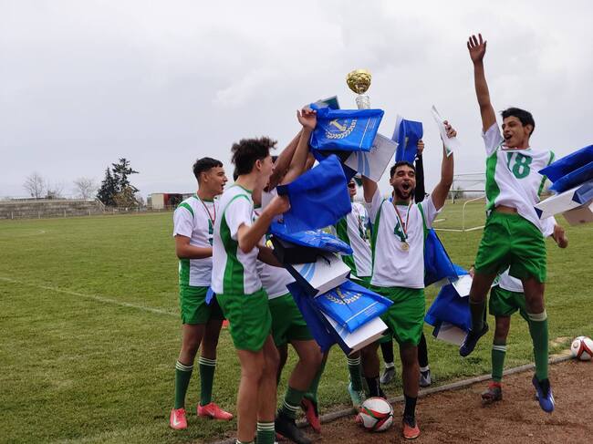 Национално сдружение на сираците в България: Футболният турнир „Приятелство без граници“ в Мъглиж обедини деца от четири области в страната за деня на християнското семейство
