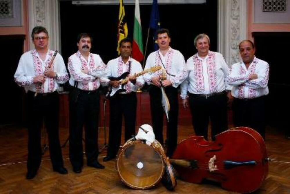 Певицата Веселена Делийска ще пее с оркестъра при ансамбъл "Граовска младост" в Перник