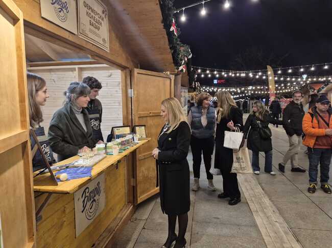 Фермерски коледен базар започна пред НДК днес и ще продължи до 28 декември