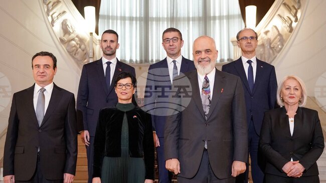 Мицкоски от Тирана: Двустранните спорове не трябва да са решаващи за членството в ЕС, от ключово значение е осъществяването на реформи