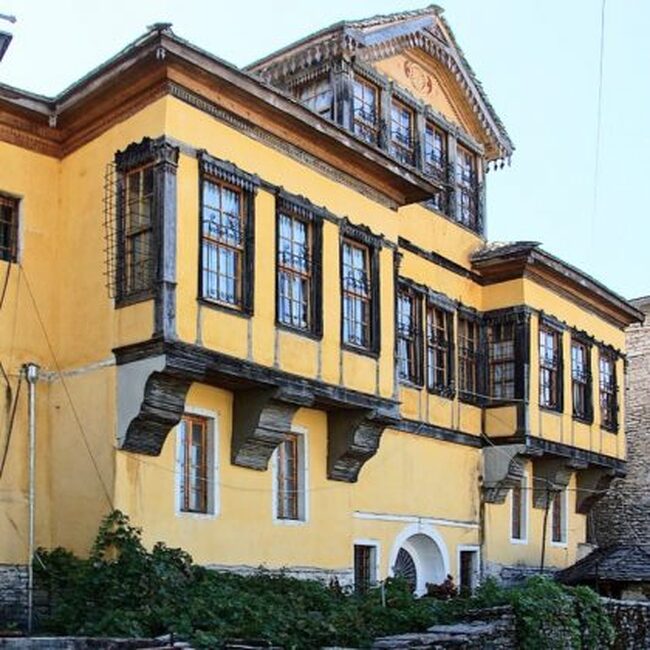 АТА: Къщата Фицо, една от емблематичните сгради в албанския град Гирокастра, беше реставрирана 