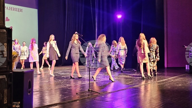 Благотворително ревю концерт в Русе събра средства за две каузи в Деня на православната християнска младеж и семейство