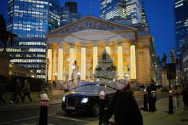 Britain Daily Life Holiday Lights