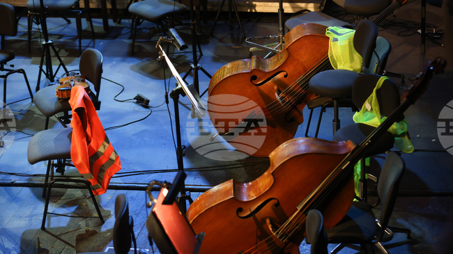 Bulgarian National Radio Musicians Suspend Concerts over Low Pay