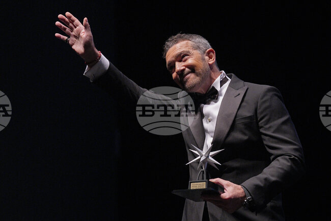 Антонио Бандерас е чистил риба всеки ден за ролята си във филма "Тони", разказващ за готвача Антъни Бурдейн