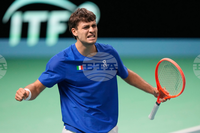 Отборът на Италия продължава защитата на титлата си в турнира за Купа „Дейвис“