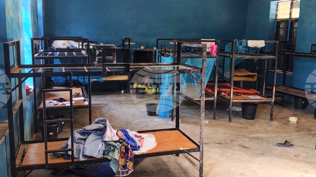 Въоръжени мъже нахлуха в село в Северна Нигерия, убивайки най-малко 30 души 