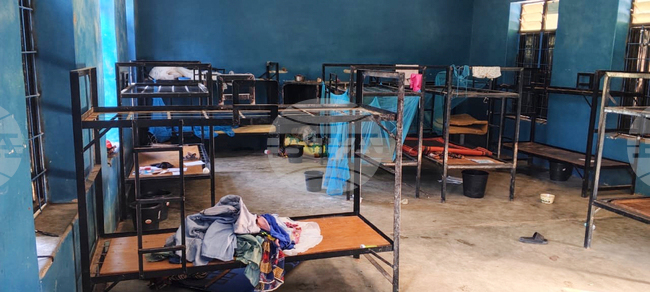 Въоръжени мъже нахлуха в село в Северна Нигерия, убивайки най-малко 30 души 