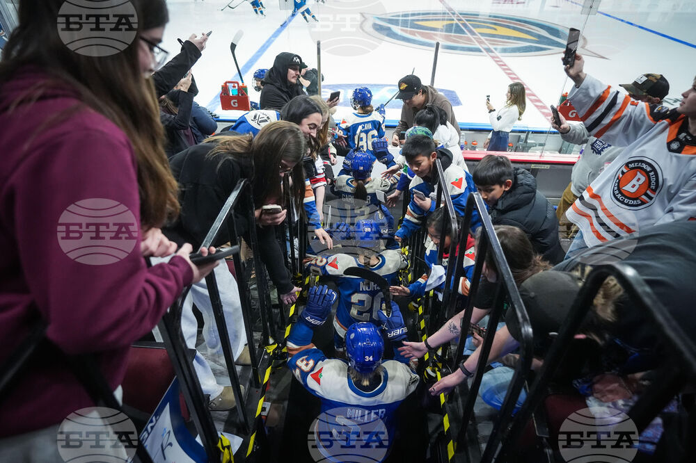 PWHL Goldeneyes Torrent Hockey