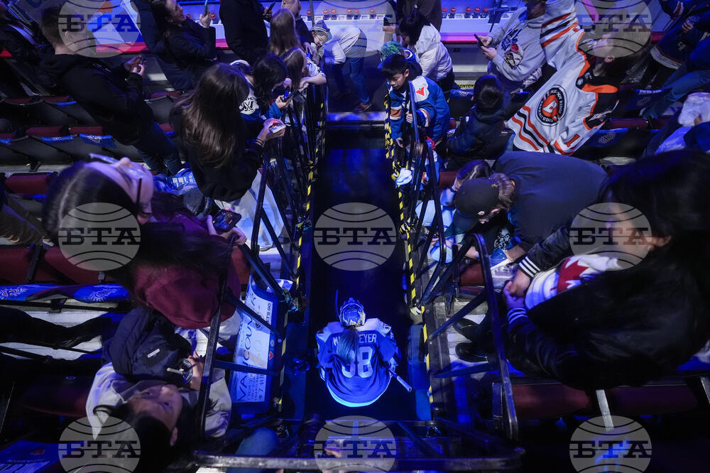 PWHL Goldeneyes Torrent Hockey