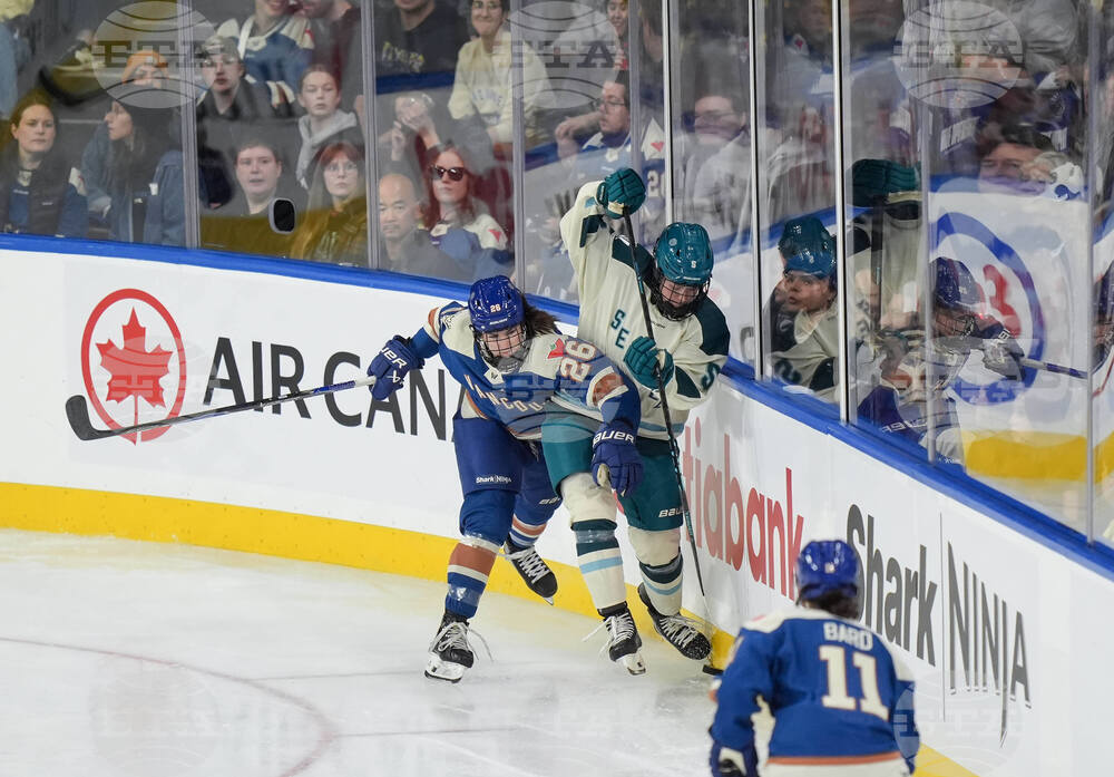 PWHL Goldeneyes Torrent Hockey