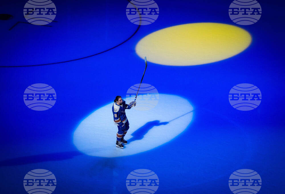 PWHL Goldeneyes Torrent Hockey