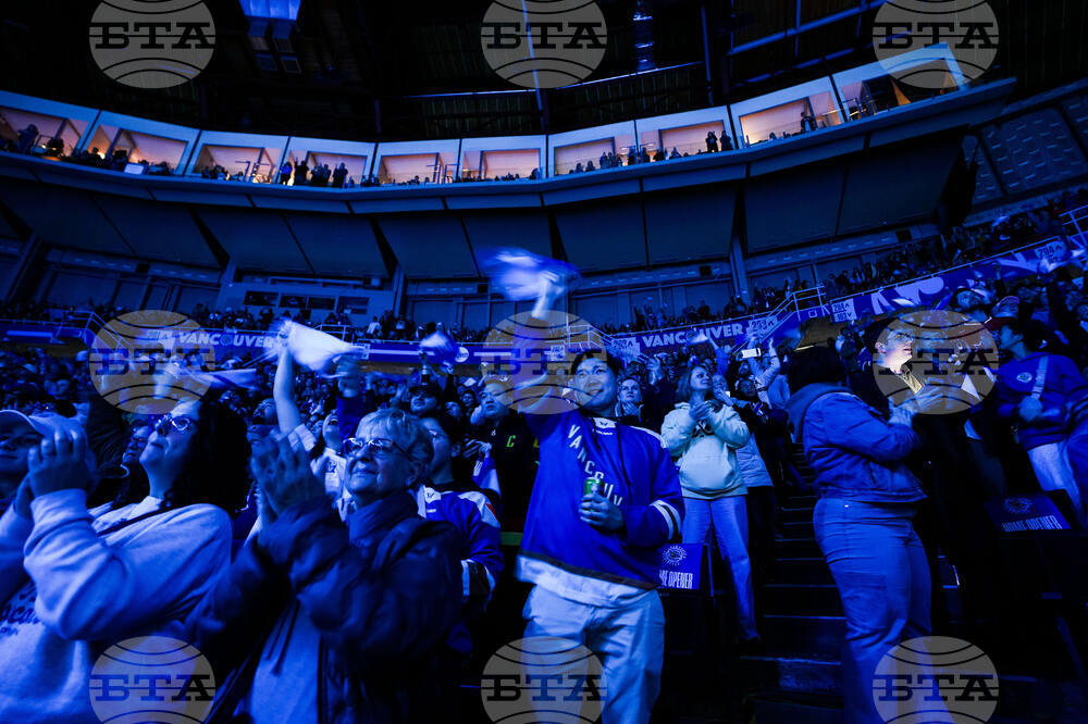 PWHL Goldeneyes Torrent Hockey