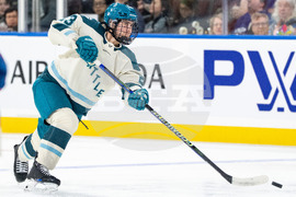 PWHL Goldeneyes Torrent Hockey