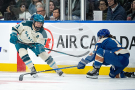 PWHL Goldeneyes Torrent Hockey