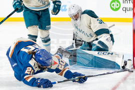 PWHL Goldeneyes Torrent Hockey