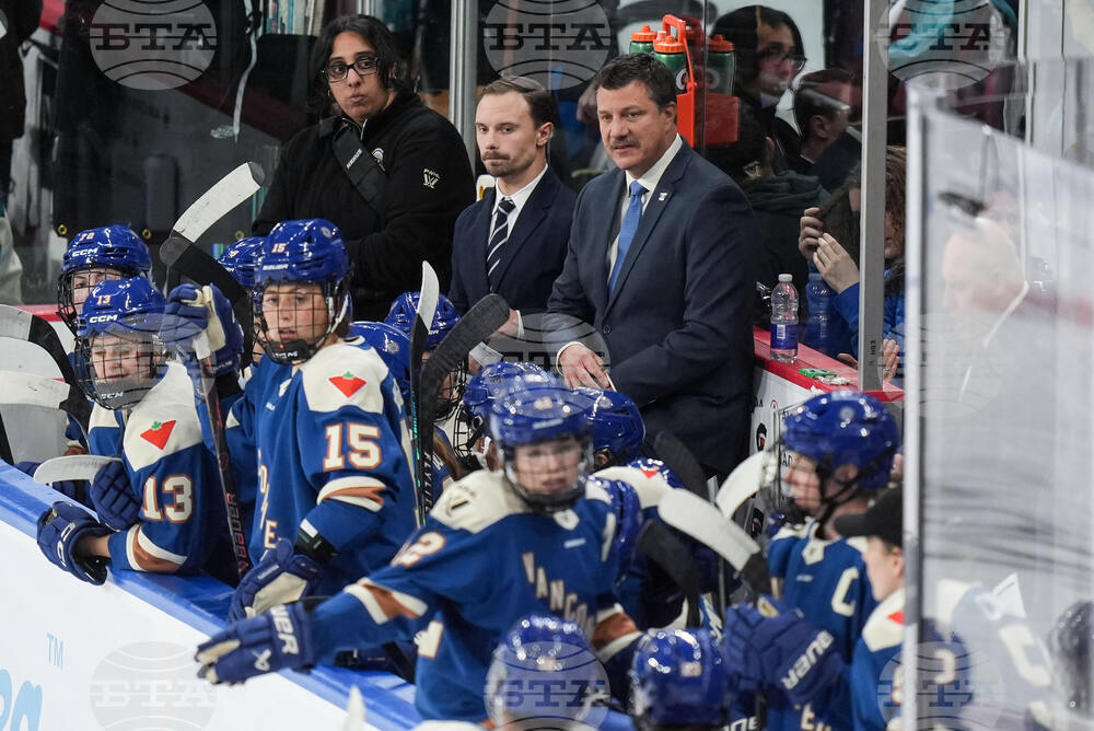 PWHL Goldeneyes Torrent Hockey