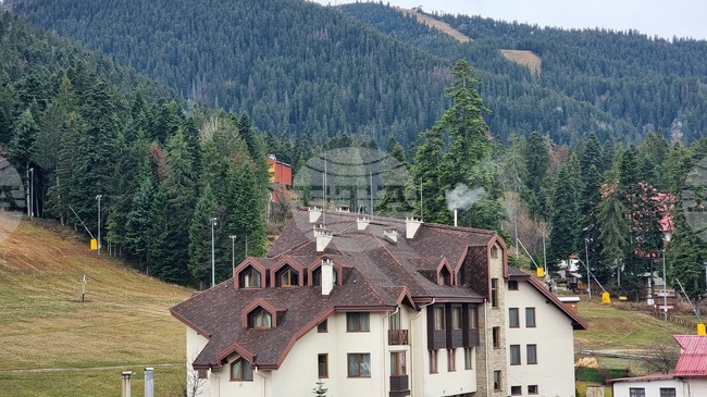 Синята зона в Боровец няма да работи на 27 декември заради откриването на зимния сезон, а в Самоков ще се паркира безплатно през почивните дни