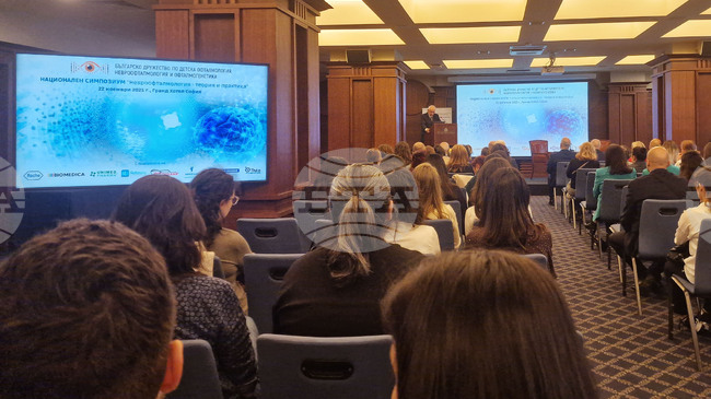 Амблиопията или т.нар. мързеливо око е най-честата рефракционна аномалия сред децата в България, каза проф. Александър Оскар