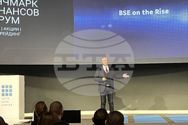 Финансов форум „БенчМарк" - Маню Моравенов