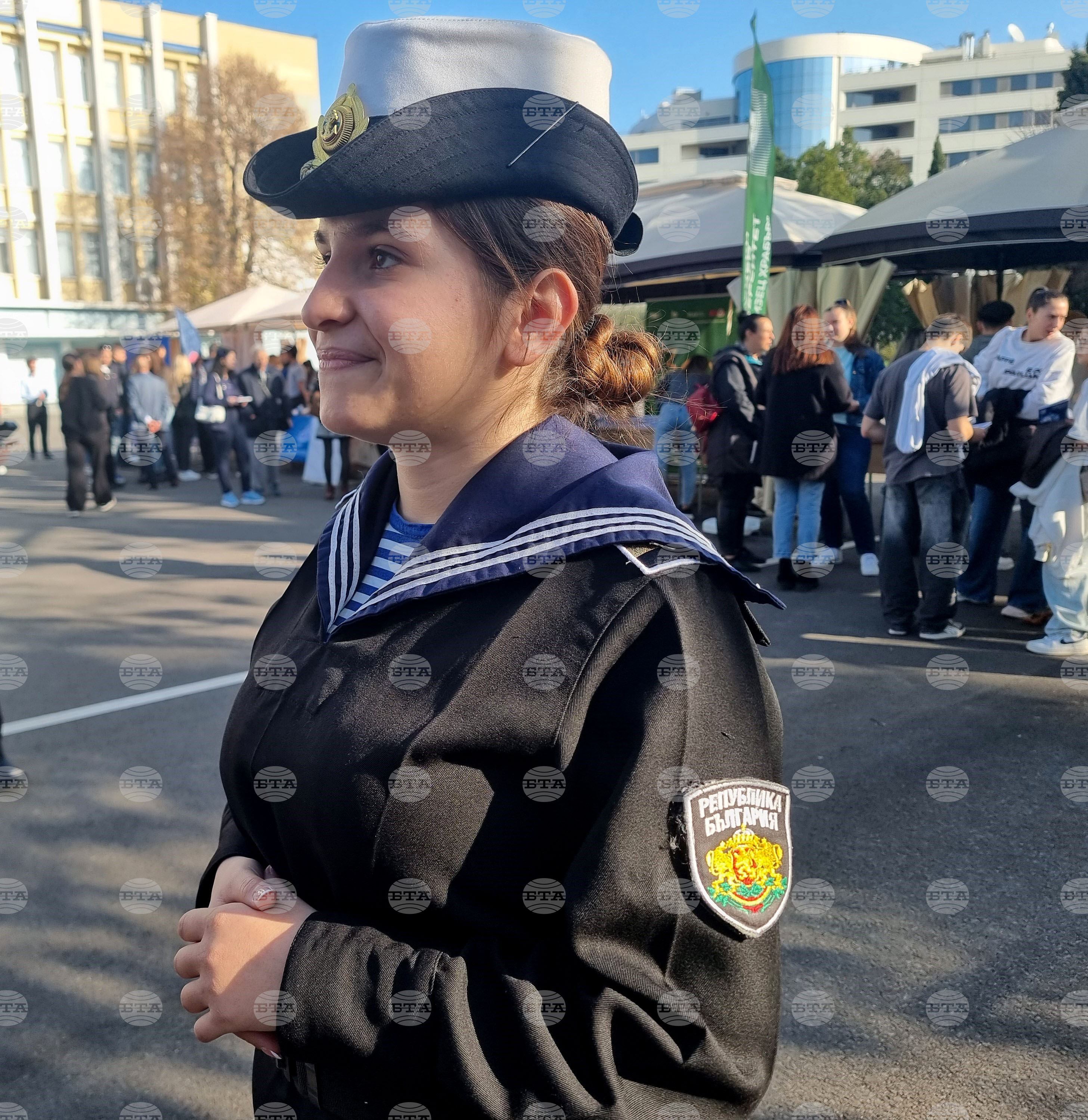 Варна - университети - изложение - София Кръстева