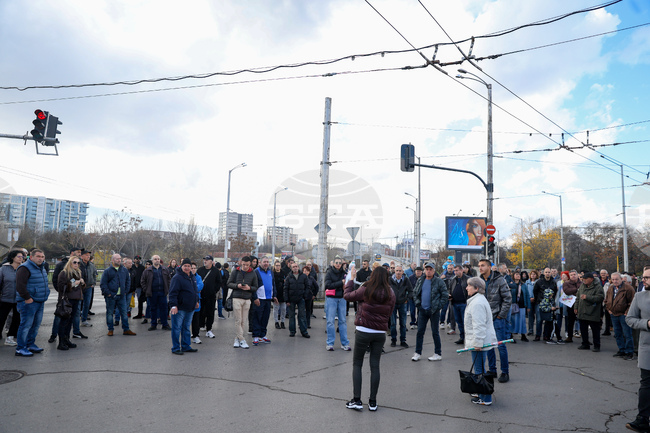 Протест - разширяване на зоните и повишаване на цените - жива верига