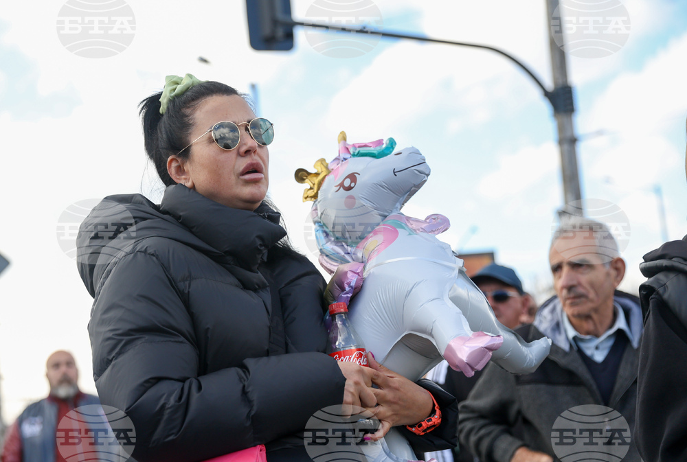 Протест - разширяване на зоните и повишаване на цените - жива верига