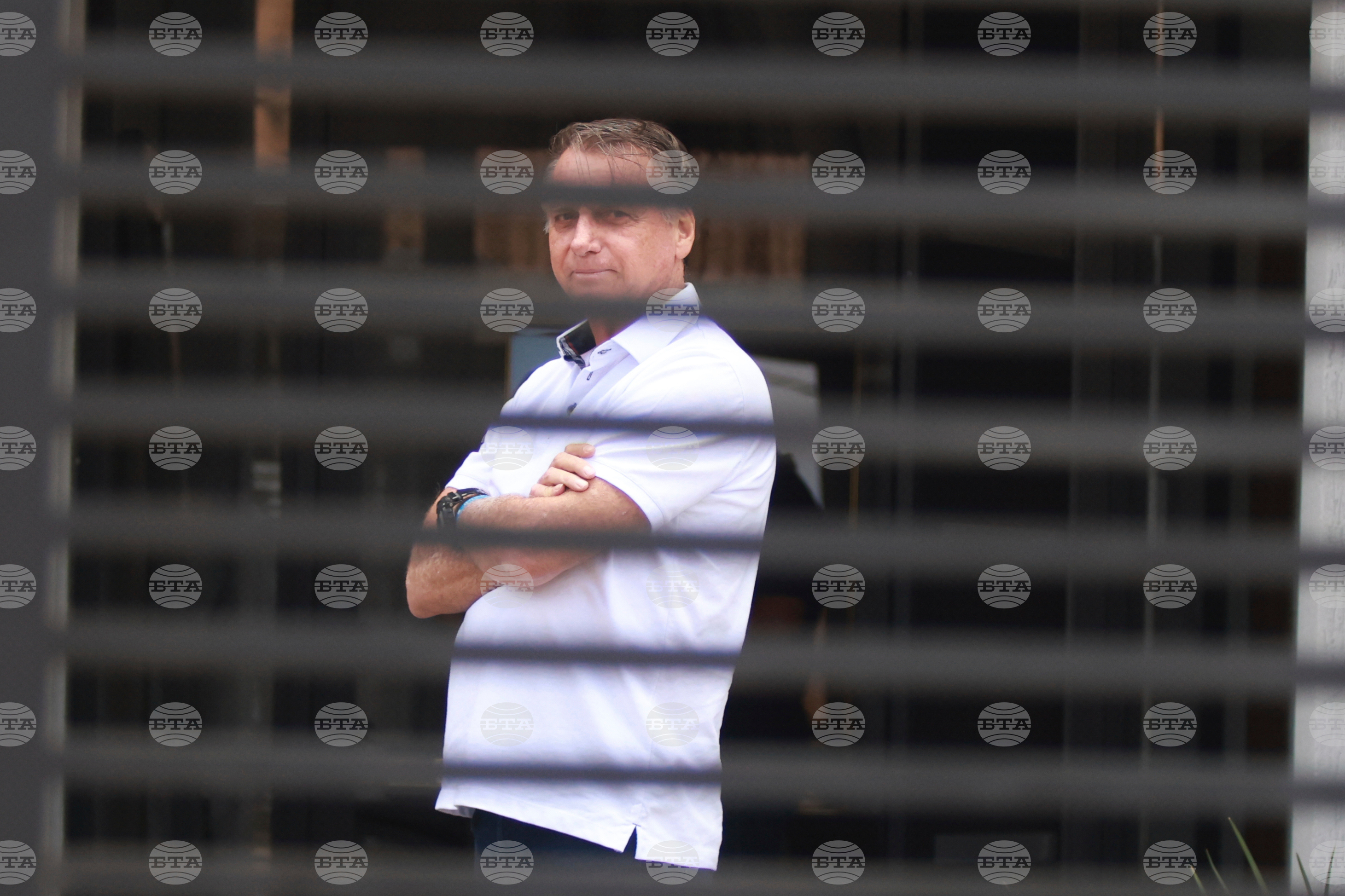 Бившият президент на Бразилия Жаир Болсонаро бе арестуван днес от федералната полиция, съобщи адвокатът му - агенции