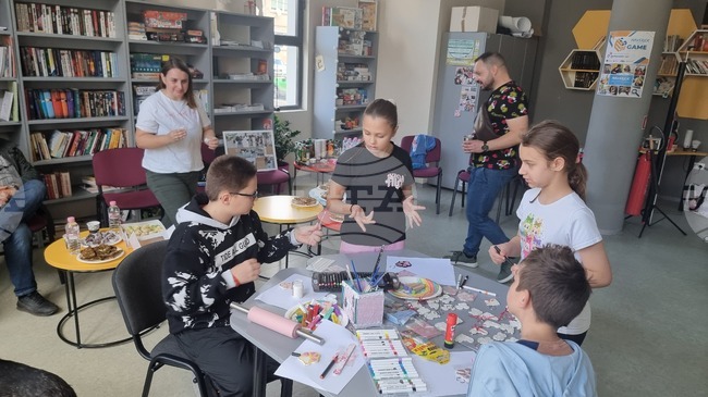 В Перник се проведе детска творческа работилница в подкрепа на Общинския приют за безстопанствени кучета