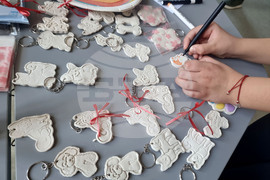 Перник - детска творческа работилница - коледни сувенири