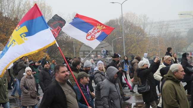 Протестиращи в Сърбия искат отговорност за нападенията срещу студенти